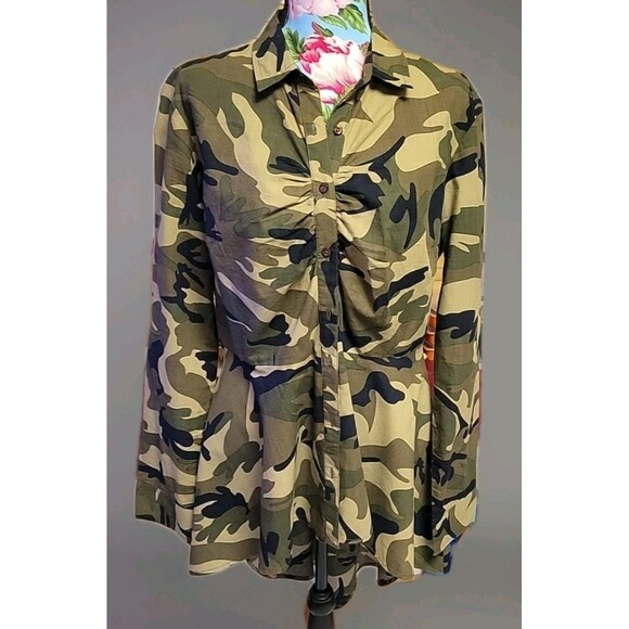 18 CENTIMETERS Women's camo long sleeve Tails button down shirt size Large - Picture 2 of 9